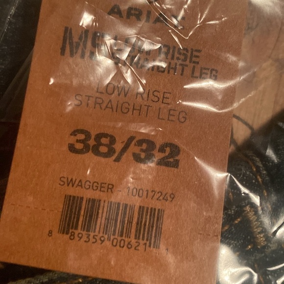 Low Rise straight leg Ariat Men’s Jeans.38/32 Slim thru seat and thigh - Picture 2 of 7